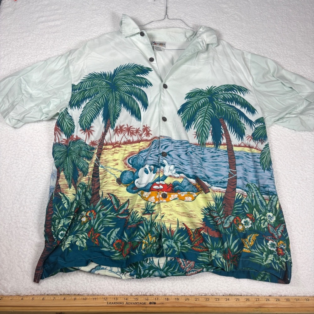 Walt Disney Worlds Men's XXL Button Down Mickey Hawaiian Short Shirt